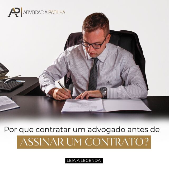 Por mais que não haja nenhuma obrigação legal nesse sentido, a presença de um Advogado na redação, revisão e assinatura de um contrato é essencial para garantir que o documento esteja em conformidade com a legislação vigente e que atenda efetivamente aos interesses das partes envolvidas.

É muito comum que algumas pessoas ainda relutem nesta contratação, inclusive buscando modelos disponibilizados em livrarias ou na internet, que certamente não são capazes de atender as particularidades e especificidades de cada caso, o que pode transformar uma relação contratual em verdadeira dor de cabeça. 

Um advogado possui as qualificações e domínios necessários de técnicas jurídicas fundamentais para expor de forma clara e precisa o pactuado, evitando desgastes e dúvidas que possam levar a um litígio que certamente trará muitos percalços e gastos muito maiores do que a contratação preventiva.

Contar com o trabalho de um advogado, ainda, demonstra profissionalismo, clareza no tratamento do negócio, organização, seriedade e com certeza a segurança e garantia dos direitos e obrigações às partes.